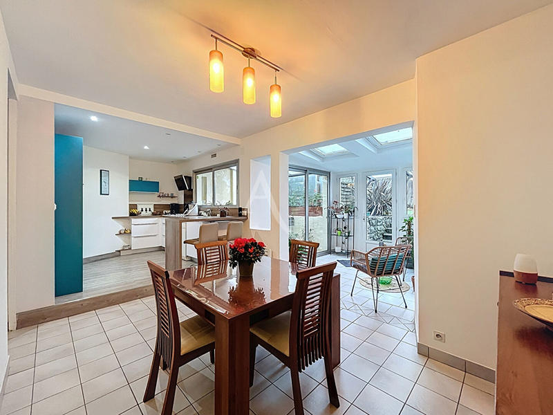 Appartement - 89 m² - 4 pièces