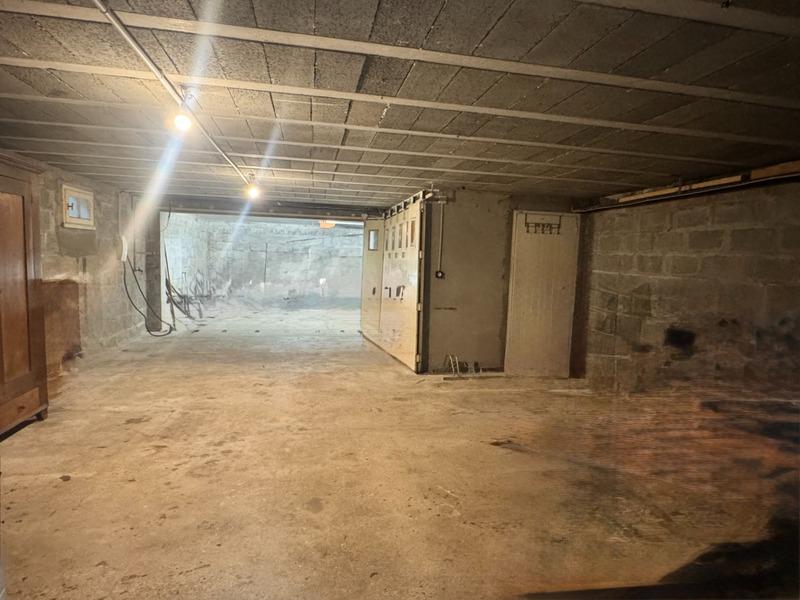 Maison - 201 m² - 9 pièces