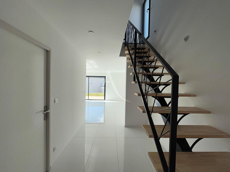 Maison - 121 m² - 6 pièces