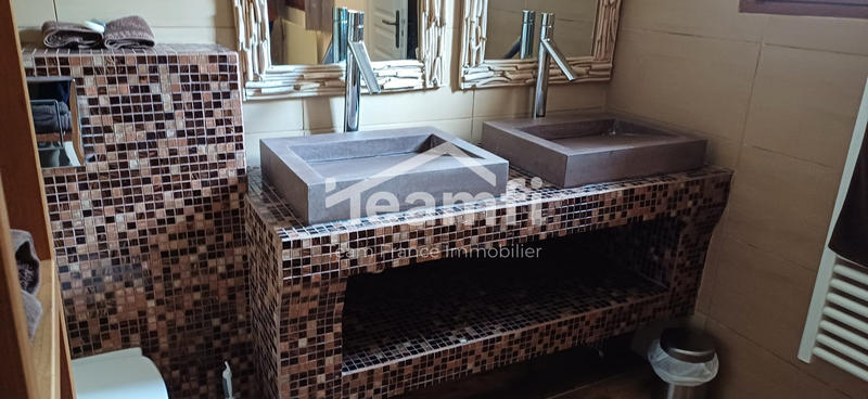 Fonds de commerce - 1 212 m²