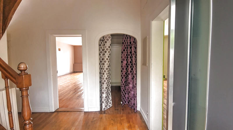 Maison - 196 m² - 8 pièces