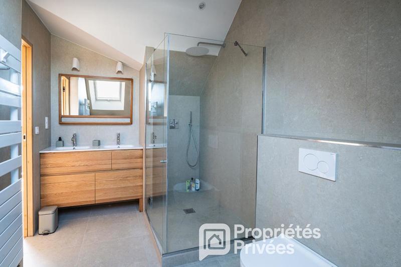 Maison - 187 m² - 8 pièces