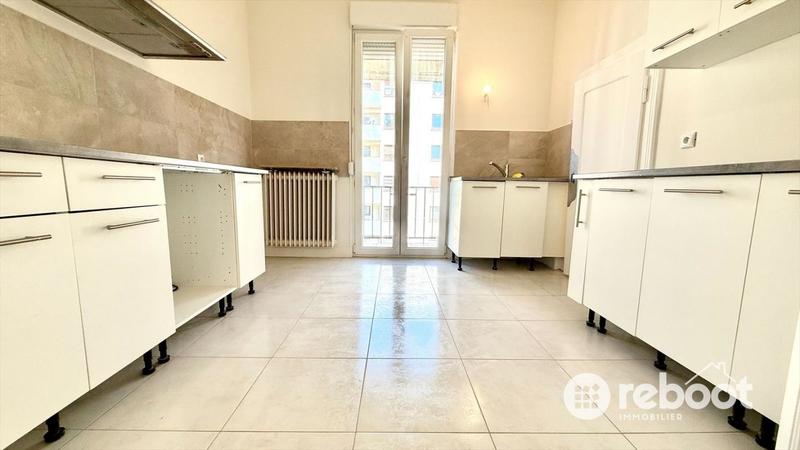 Appartement - 77 m² - 3 pièces