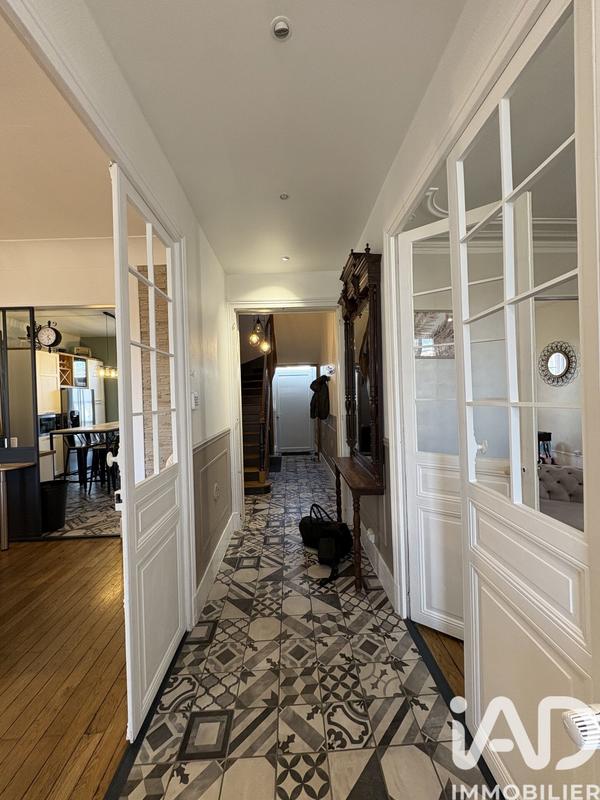 Maison - 265 m² - 9 pièces