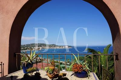 Villa - 300 m² - 10 pièces