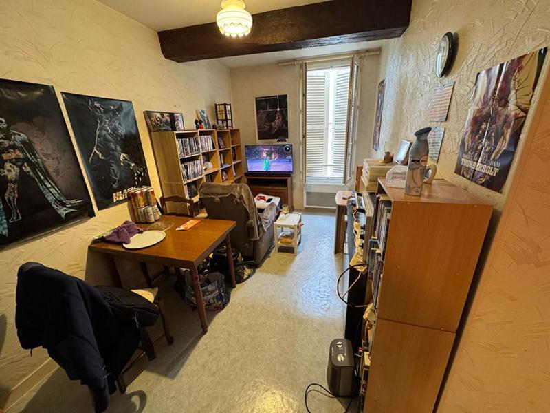 Immeuble - 102 m² - 7 pièces