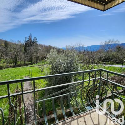 Maison - 187 m² - 7 pièces