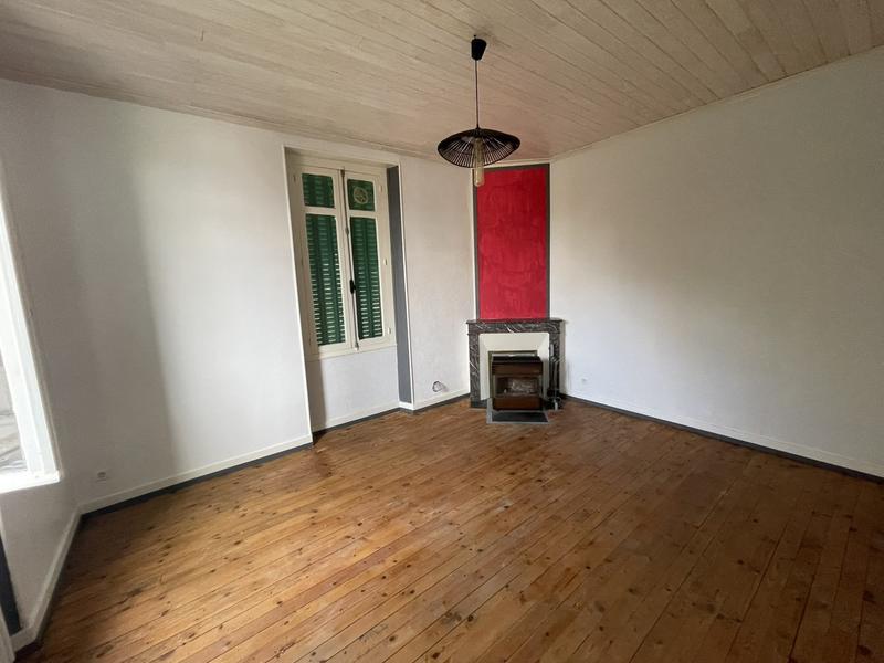 Maison traditionnelle - 153 m² - 7 pièces