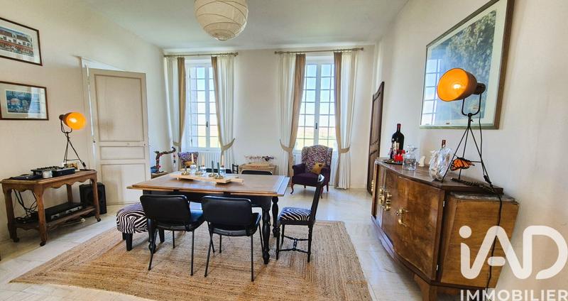 Maison - 379 m² - 10 pièces