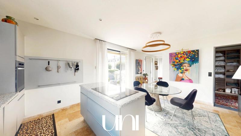 Maison - 185 m² - 6 pièces