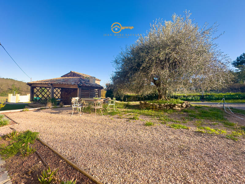 Propriété - 231 m² - 14 pièces