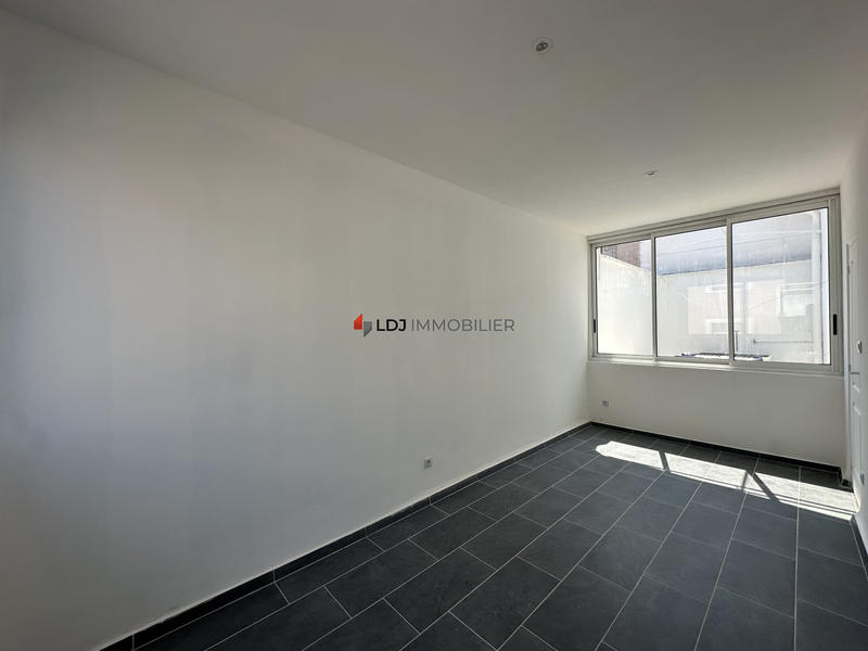 Immeuble - 147 m² - 6 pièces