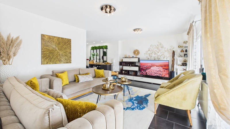 Maison - 228 m² - 7 pièces