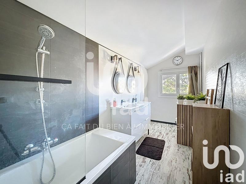 Maison - 200 m² - 8 pièces