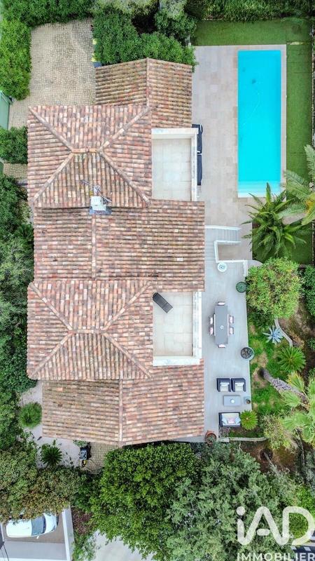 Maison - 235 m² - 6 pièces