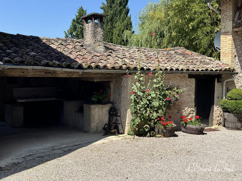 Maison - 750 m² - 21 pièces