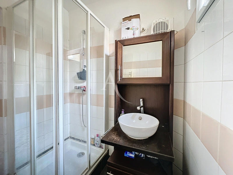 Immeuble - 2 pièces