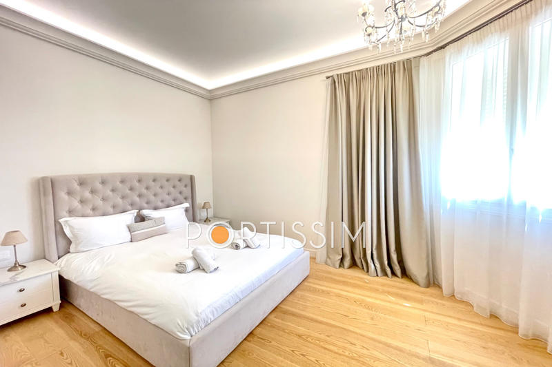 Villa - 220 m² - 11 pièces