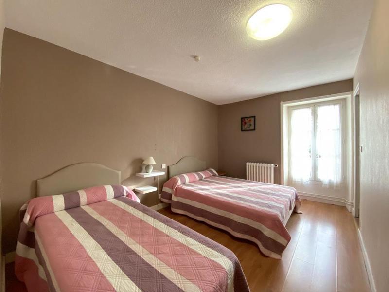 Maison - 725 m² - 24 pièces