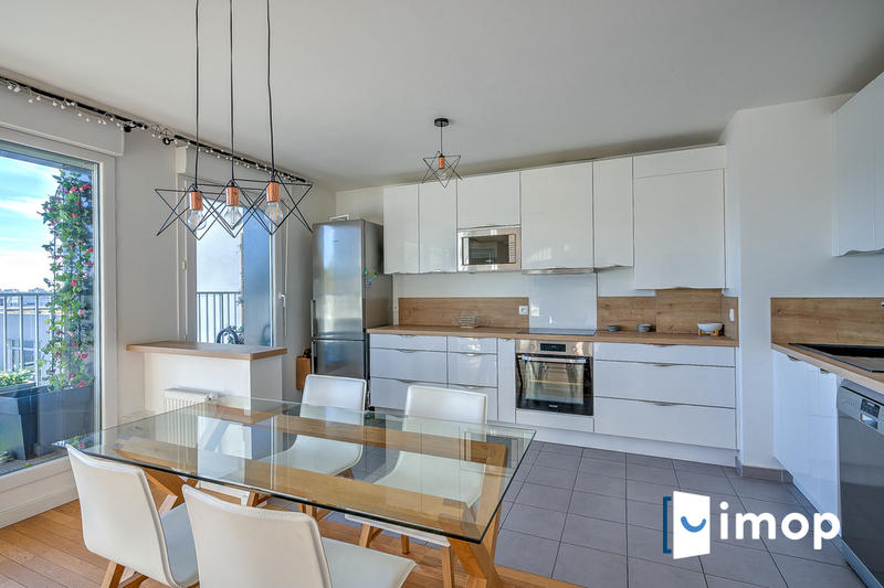 Appartement - 75 m² - 3 pièces