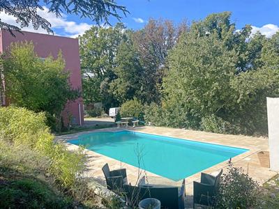 Maison - 274 m² - 7 pièces