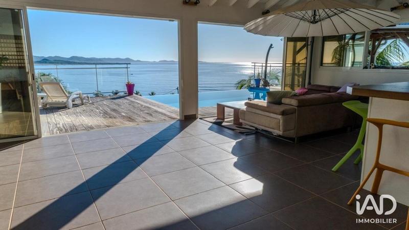 Maison - 121 m² - 8 pièces