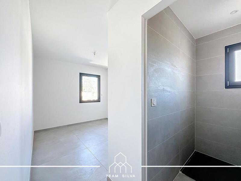 Villa - 100 m² - 5 pièces