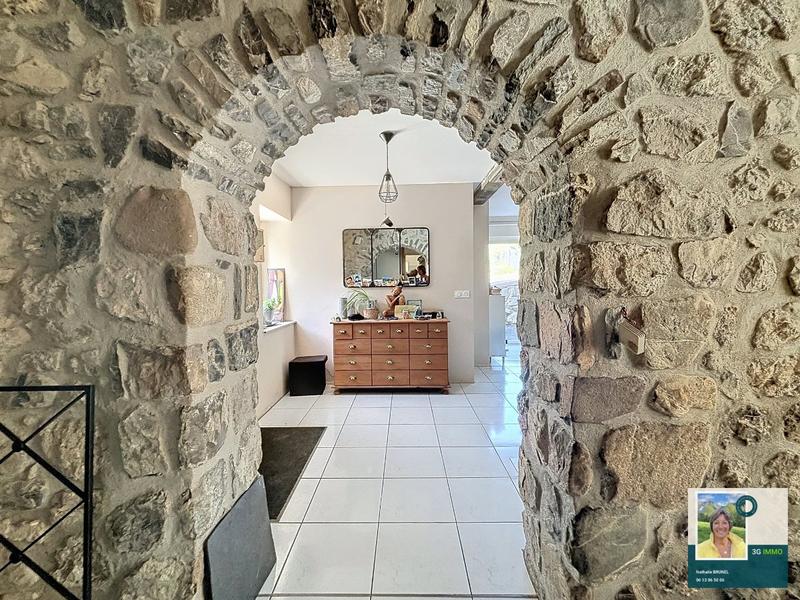 Maison - 208 m² - 8 pièces