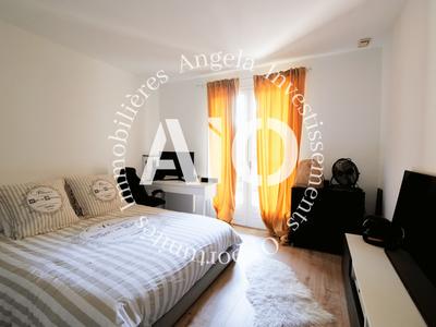 Maison - 200 m² - 5 pièces