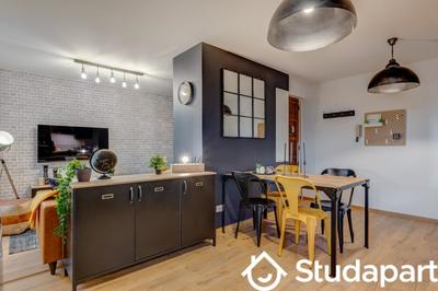 Chambre - 10 m² - 1 pièce