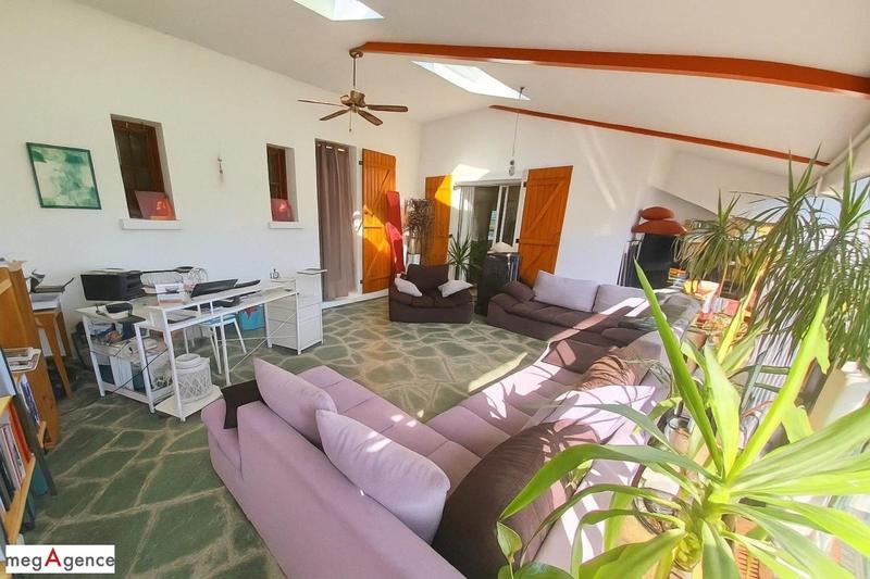 Maison - 205 m² - 7 pièces