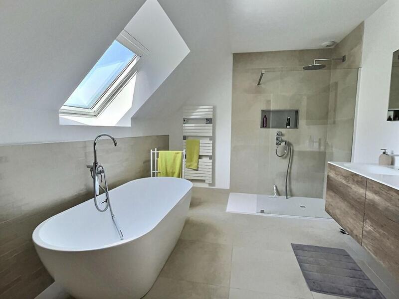 Maison - 140 m² - 5 pièces