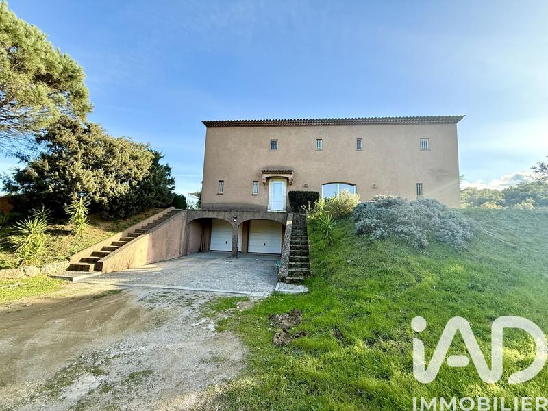 Maison - 411 m² - 17 pièces