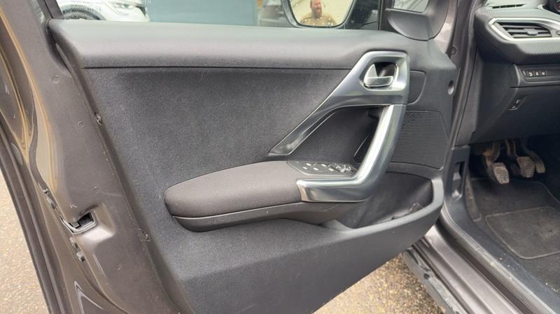 Peugeot 2008 1.2 PureTech 110 Allure