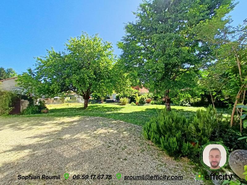 Maison - 302 m² - 7 pièces