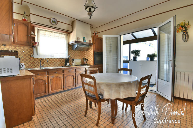 Villa - 234 m² - 10 pièces