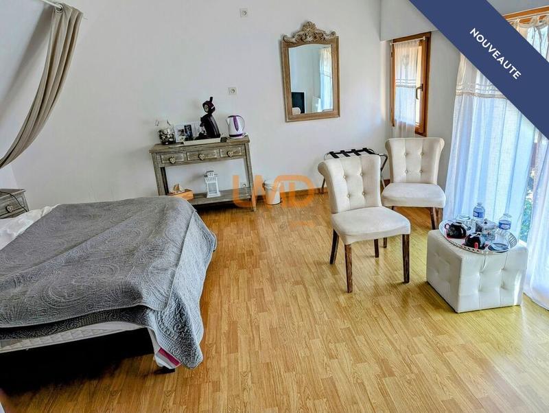 Maison d'architecte - 198 m² - 9 pièces