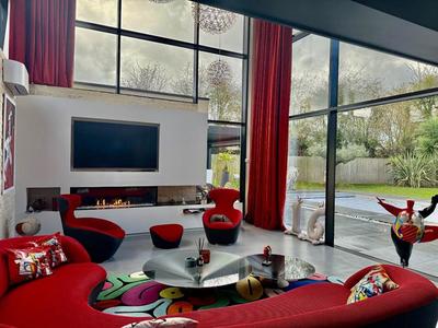 Propriété - 307 m² - 8 pièces