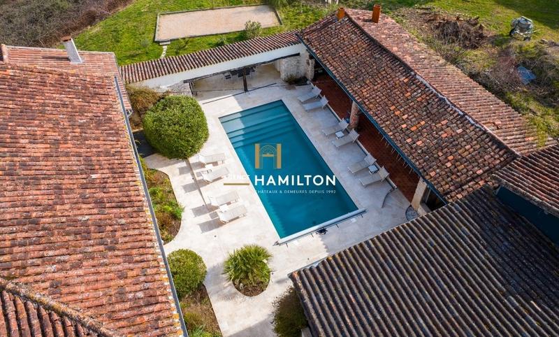 Maison de campagne - 532 m² - 11 pièces