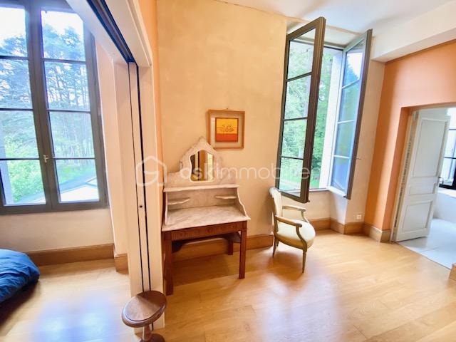 Demeure - 641 m² - 17 pièces