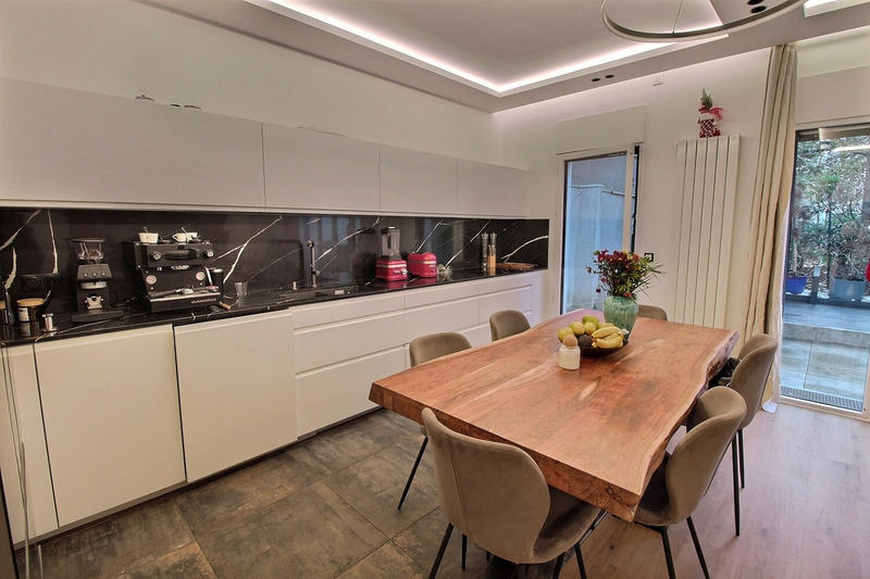 Appartement - 93 m² - 4 pièces