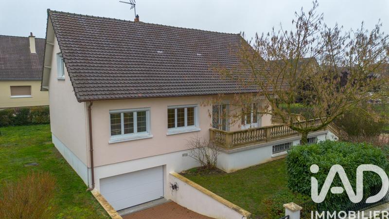 Maison - 214 m² - 7 pièces