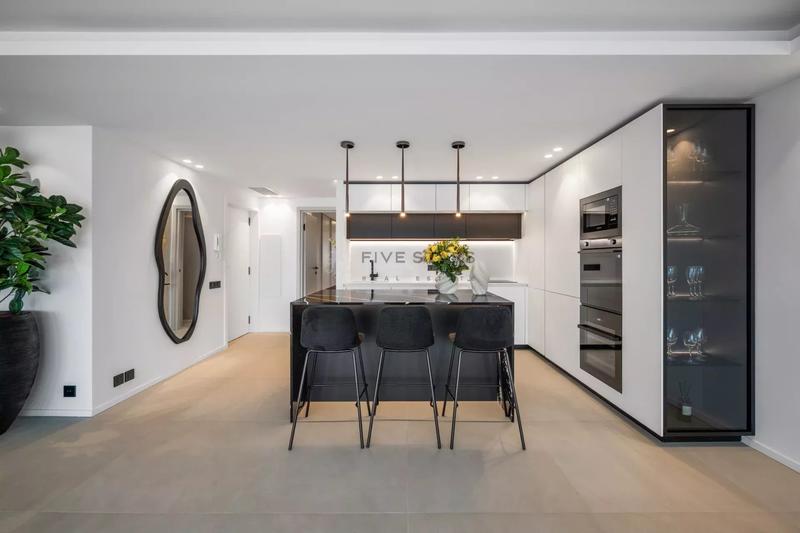 Appartement - 83 m² - 3 pièces