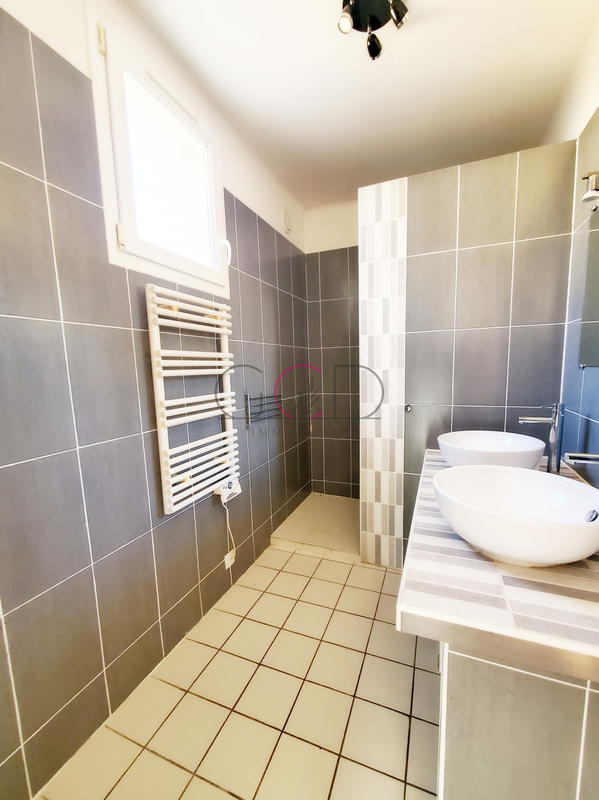 Maison - 177 m² - 10 pièces