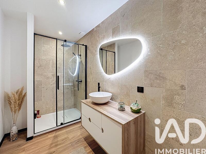 Maison - 276 m² - 8 pièces