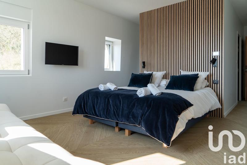 Maison - 277 m² - 7 pièces