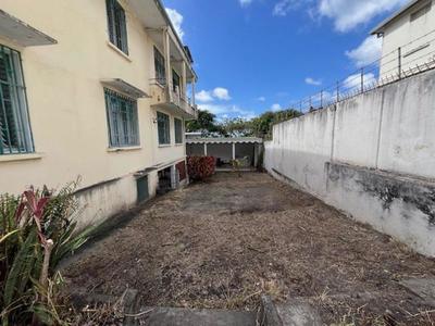 Maison - 400 m² - 11 pièces