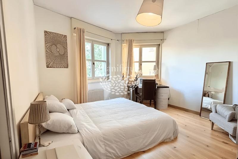 Appartement - 141 m² - 5 pièces