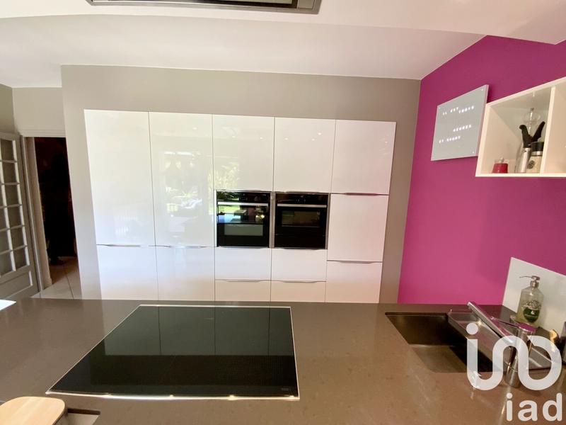 Maison - 221 m² - 9 pièces