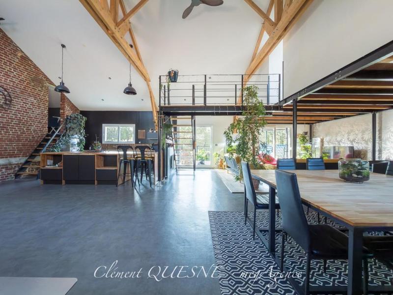 Maison - 225 m² - 7 pièces